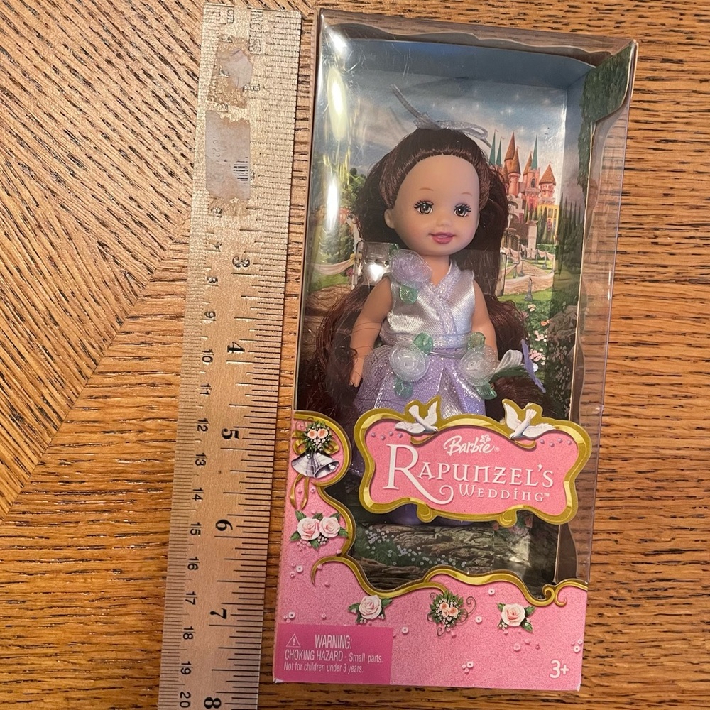 NIB Barbie Rapunzel Wedding Flower Girl Doll Mattel Vintage 2005